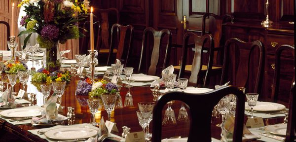How to serve a table for formal dinner 2