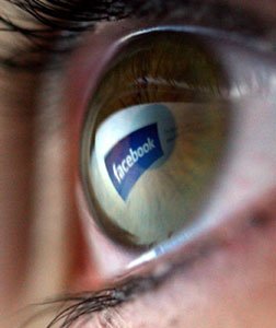 Note on FaceBook to collect 80 thousand comments a day