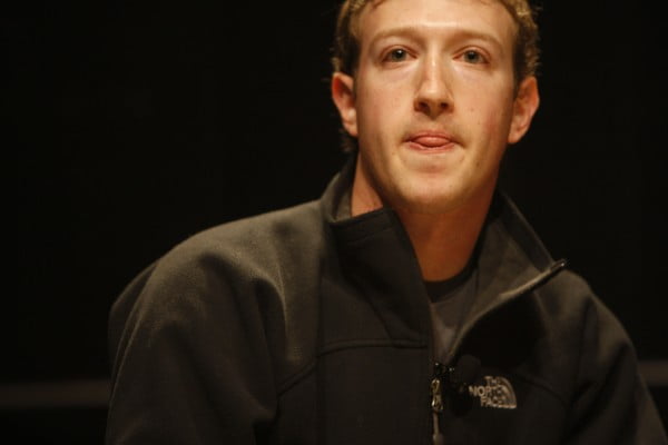 Facebook.com capitalization $ 2,210,085,048.00 USD Facebook.com capitalization $ 2,210,085,048.00 USD