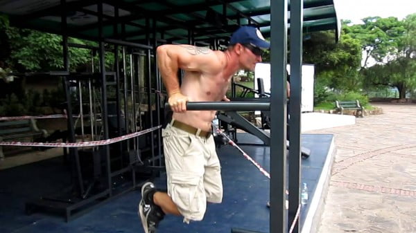 Dips on the parallel bars
