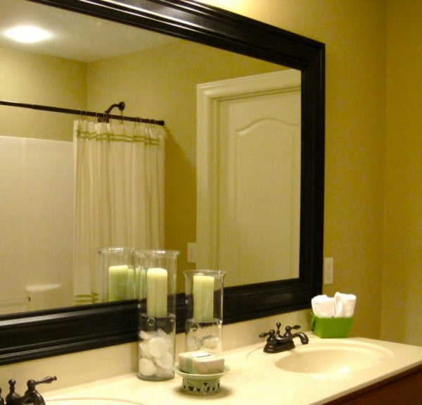 interior-bathroom-bathroom-wall-mirror-with-black-painted-wooden-frame-mixed-white-cultured-marble-counter-top-framed-mirrors-for-bathrooms-728x698