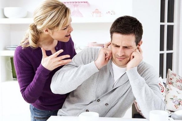 quarrel-husband-wovow.org-01