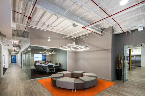 Office space partitions. What are their types, material and way of usage