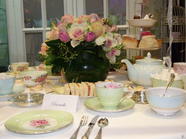 How to lay the table for afternoon tea (1)