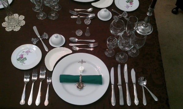 how to lay the table